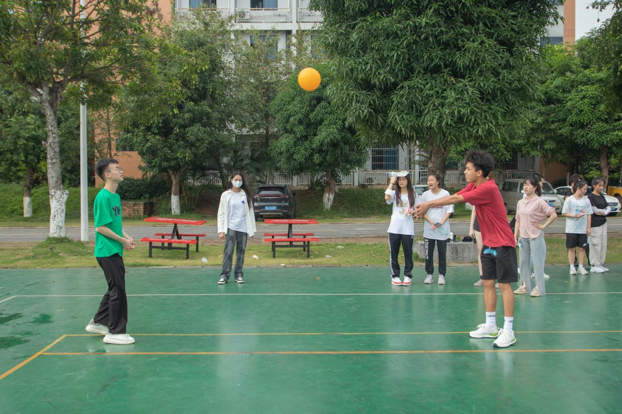 參賽團隊完成體育運動挑戰