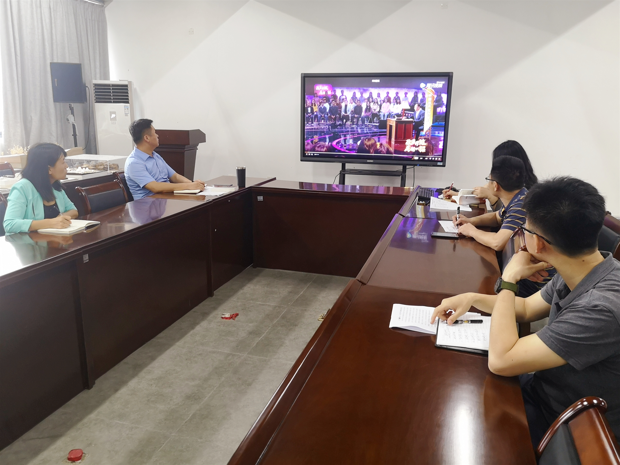 觀看《改革開放 關鍵一招》第七集《中國共產黨為什么能》