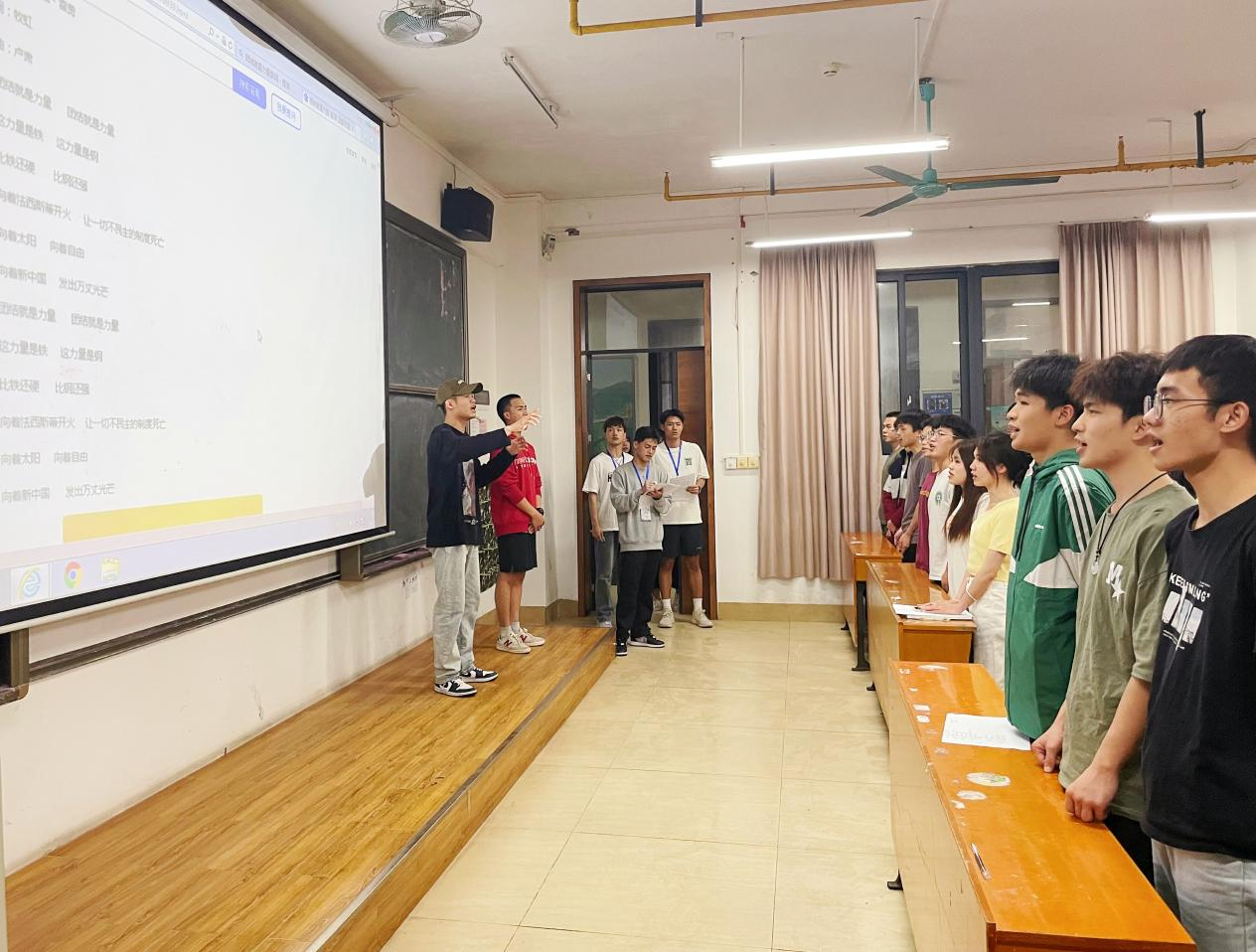 “紅歌大合唱”比賽活動現場