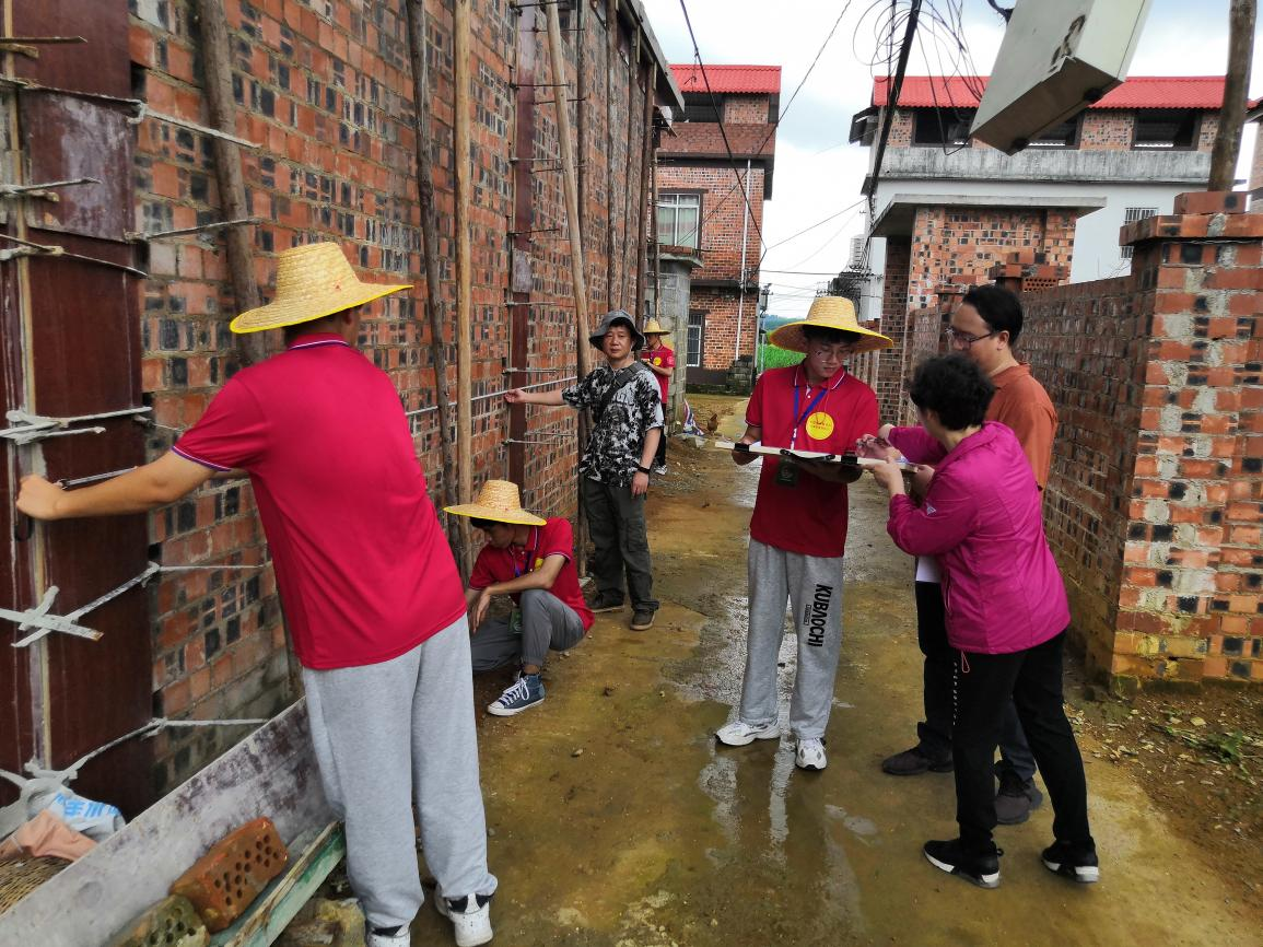 專業人員與專任教師現場指導