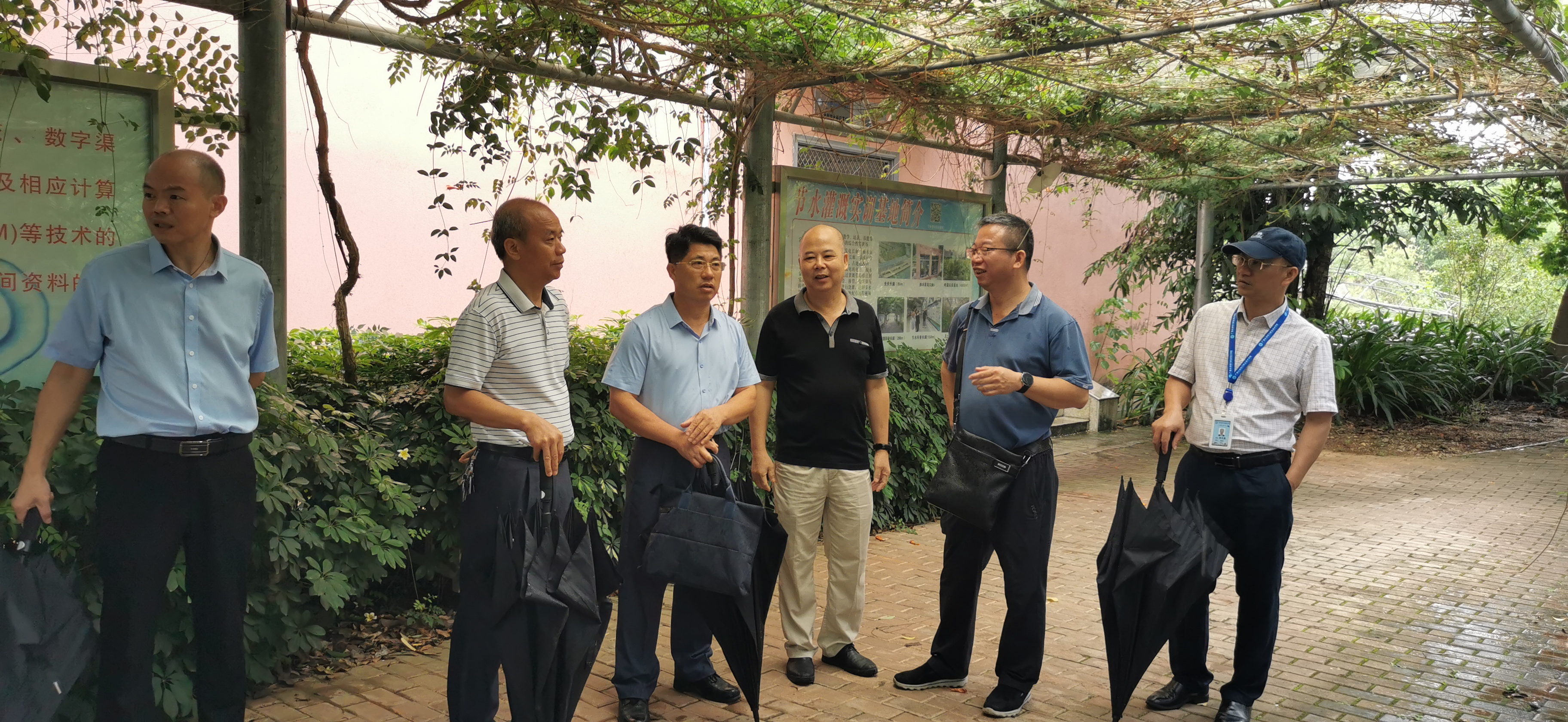 參觀節水灌溉實訓基地及科普長廊