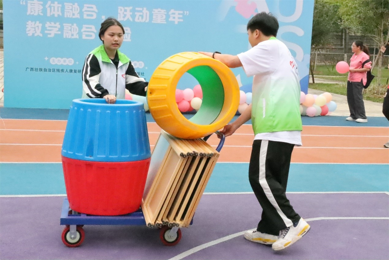 志愿者現場活動（二）