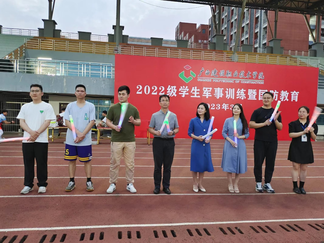 老師為同學們加油