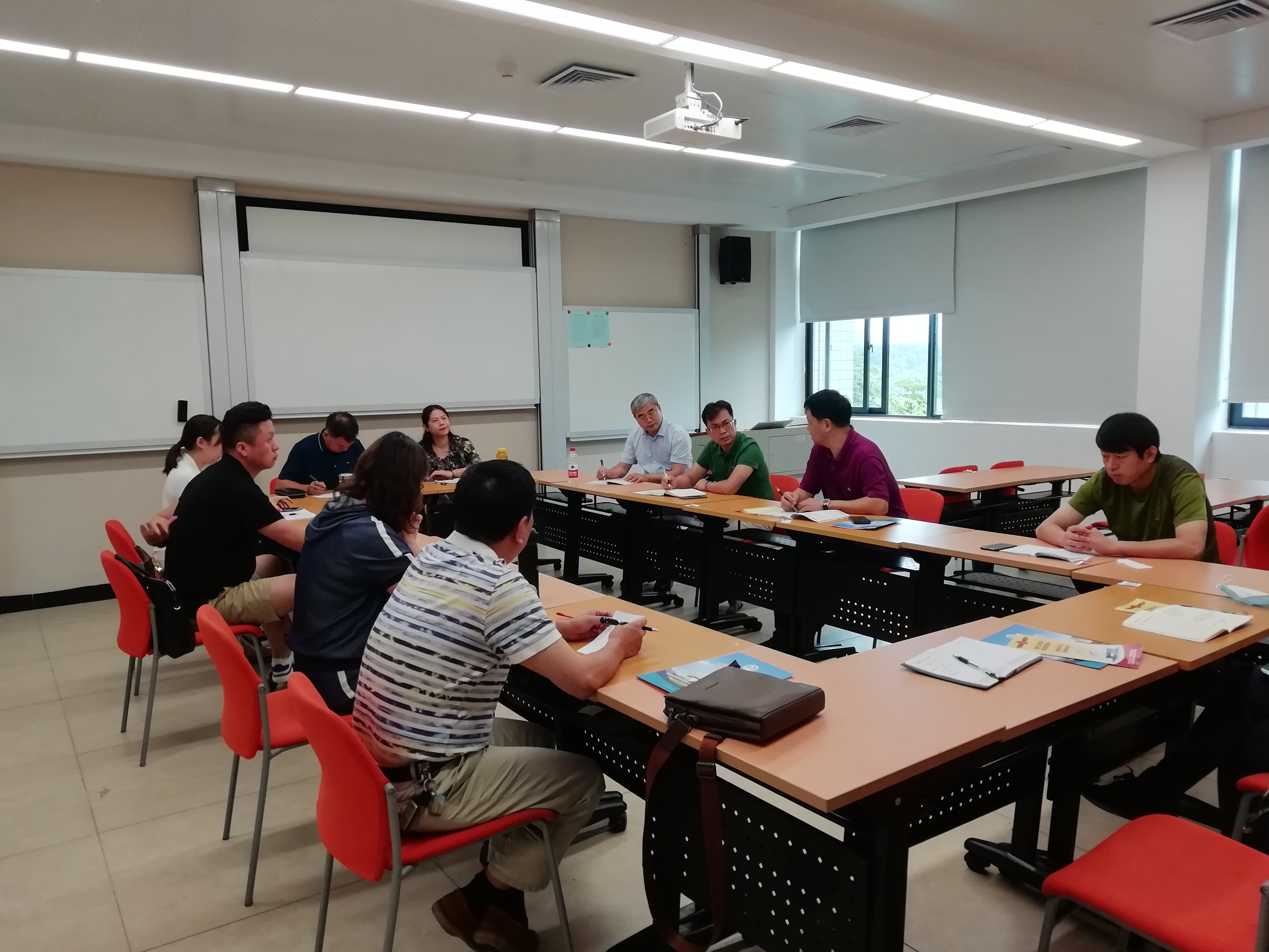 曾繁雄副書記主持召開黨支部標準化規范化工作推進會